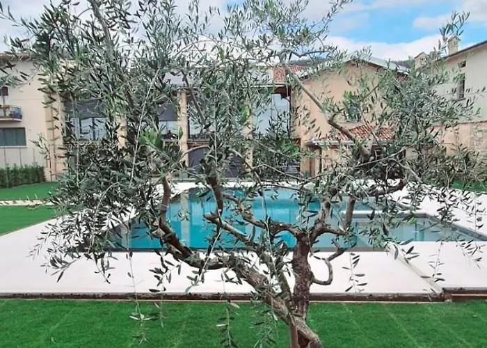 Dimora Rosaspina Eden E Platinum منزل للإقامة Adro